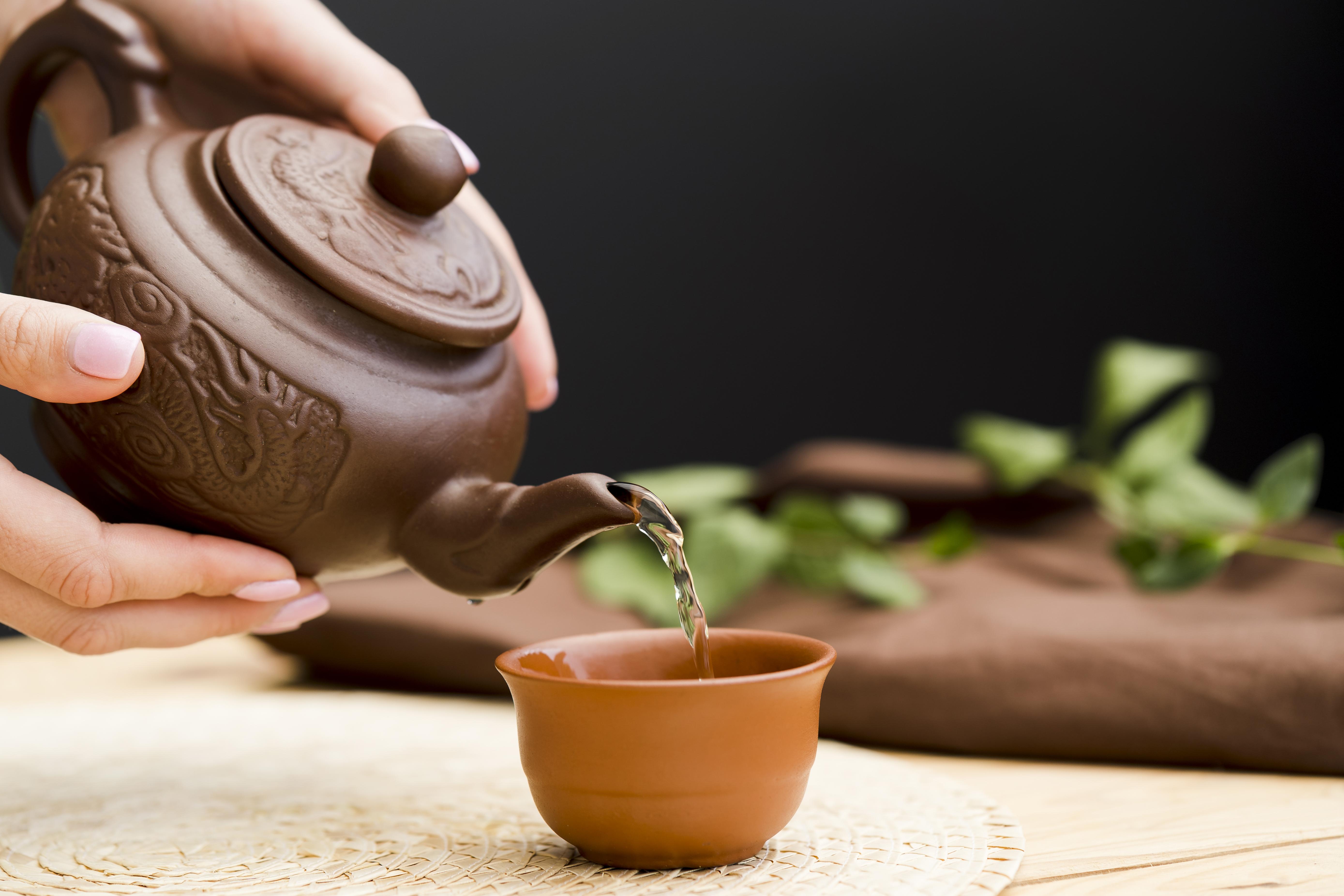 Tách trà là đầu câu chuyện